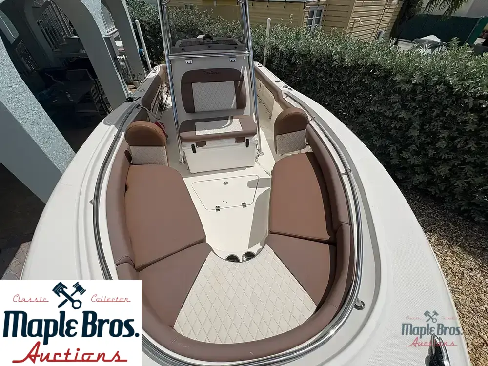 2022 Pioneer 222 Sportfish