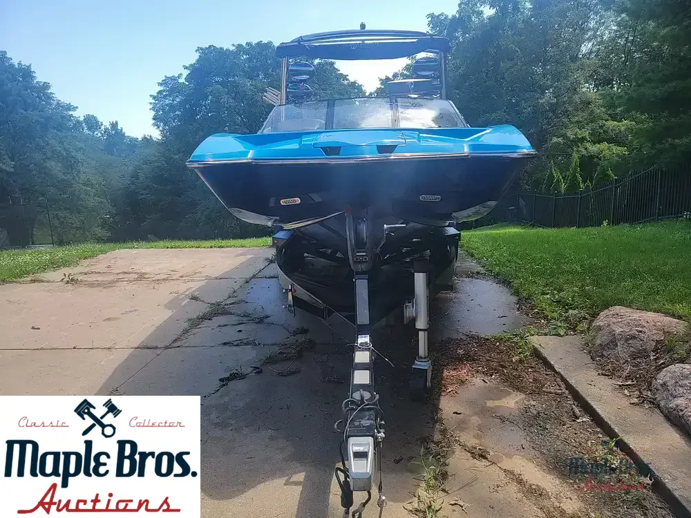 2013 Malibu 24mxz Wakesetter