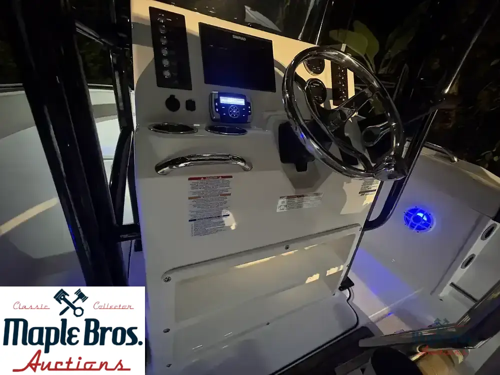 2021 Robalo R222