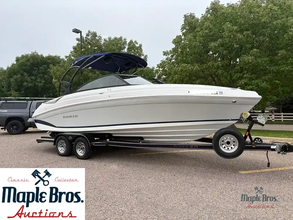 2018 Rinker Q5