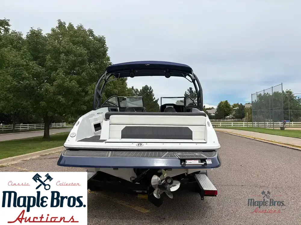 2018 Rinker Q5