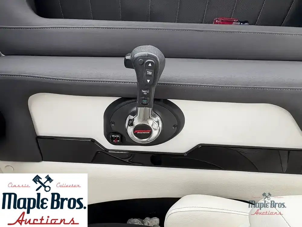 2018 Rinker Q5
