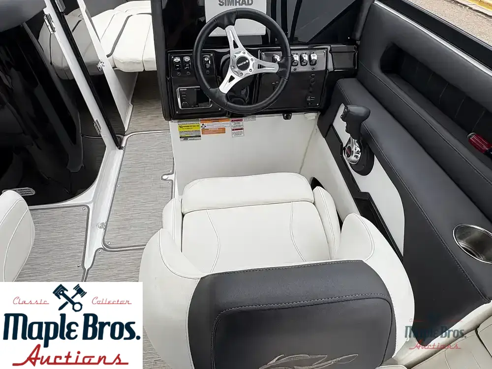 2018 Rinker Q5