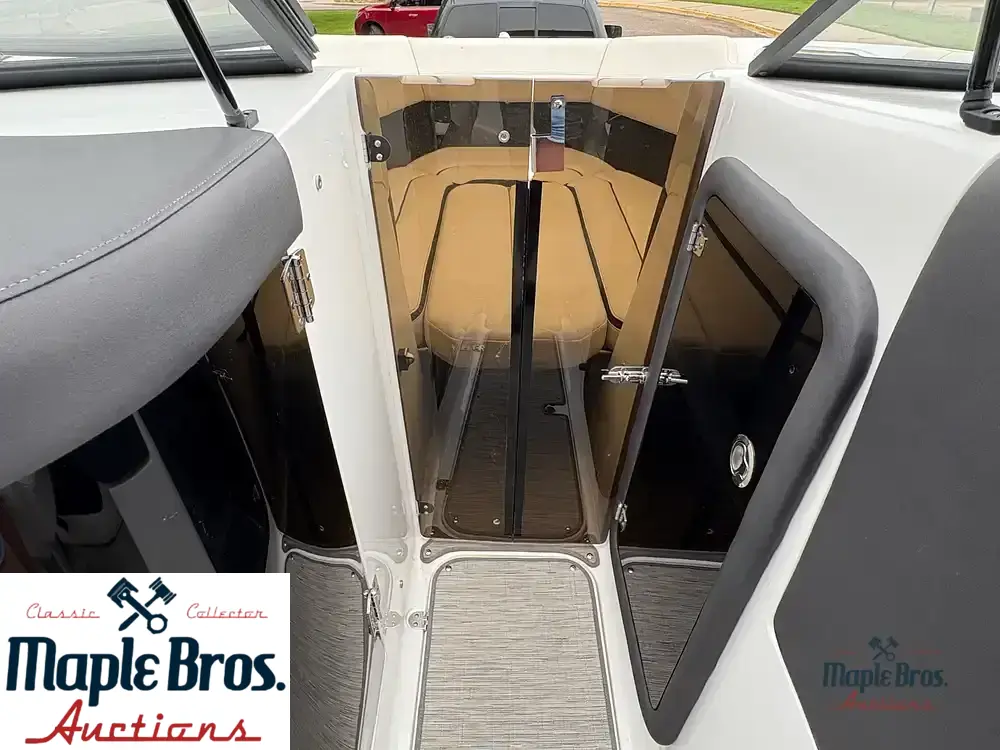 2018 Rinker Q5