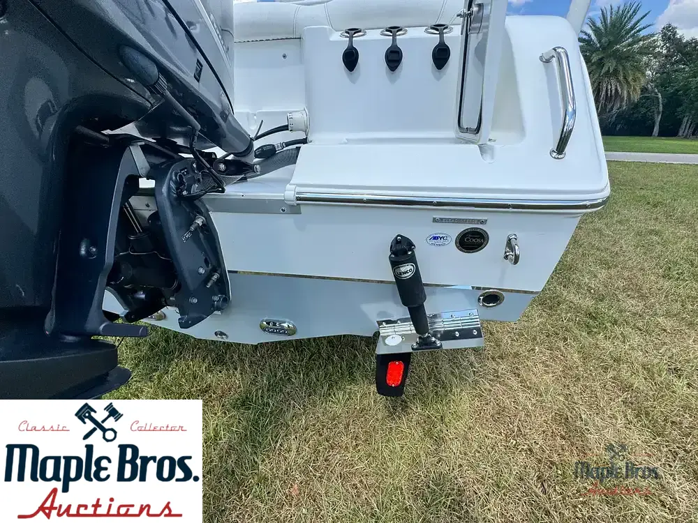 2018 Sea Hunt Ultra 235 SE