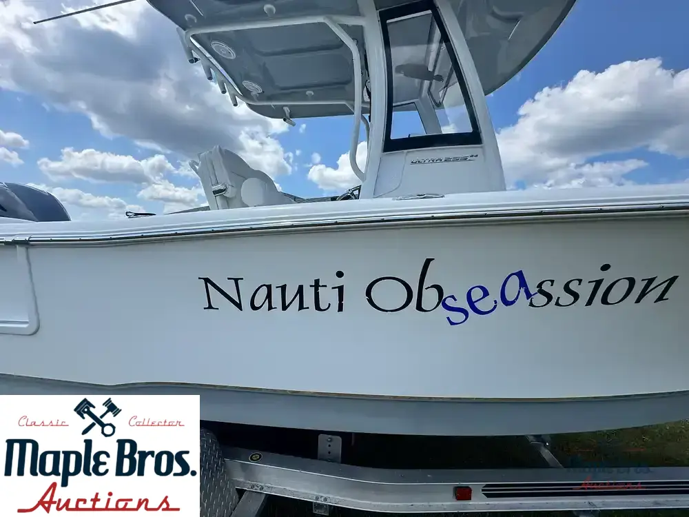 2018 Sea Hunt Ultra 235 SE