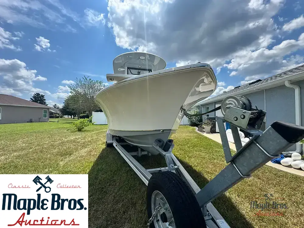 2018 Sea Hunt Ultra 235 SE