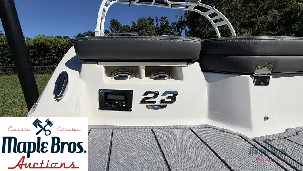 2023 Chaparral 23SSI