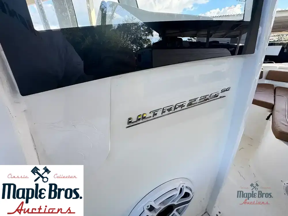 2023 Sea Hunt Ultra 239 SE