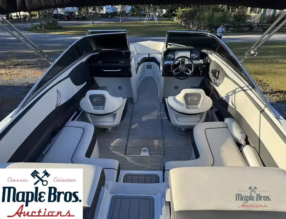 2023 Crownline 240 SS