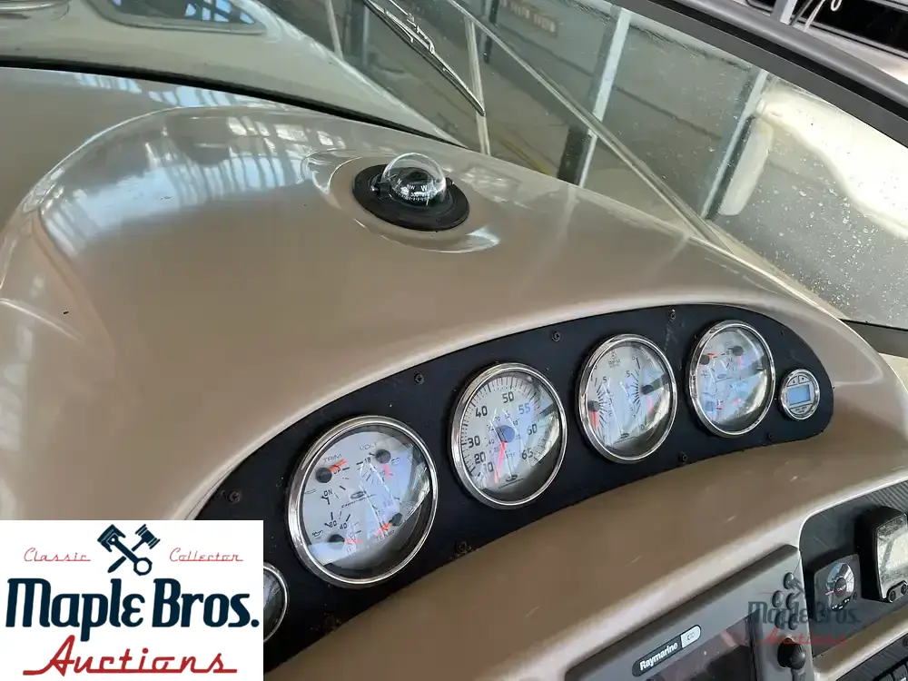 2005 Chaparral 310 Signature