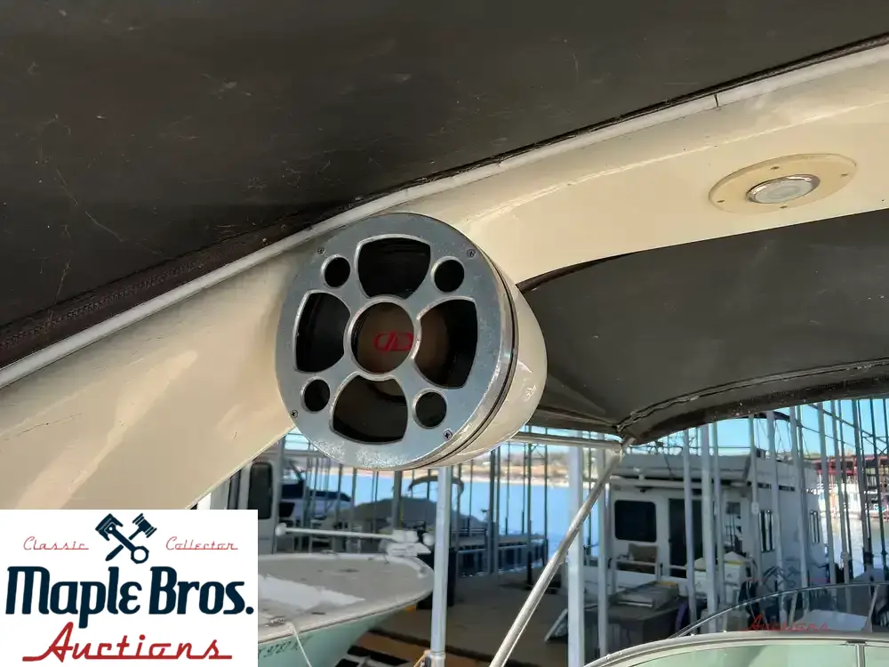 2005 Chaparral 310 Signature