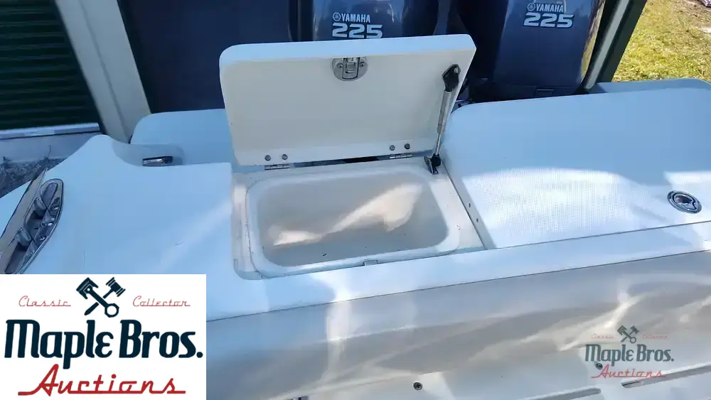 2003 Hydra-Sports 2600WA