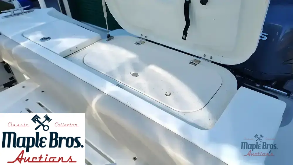 2003 Hydra-Sports 2600WA