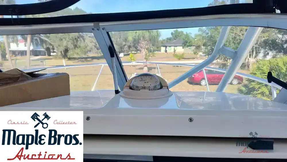 2003 Hydra-Sports 2600WA