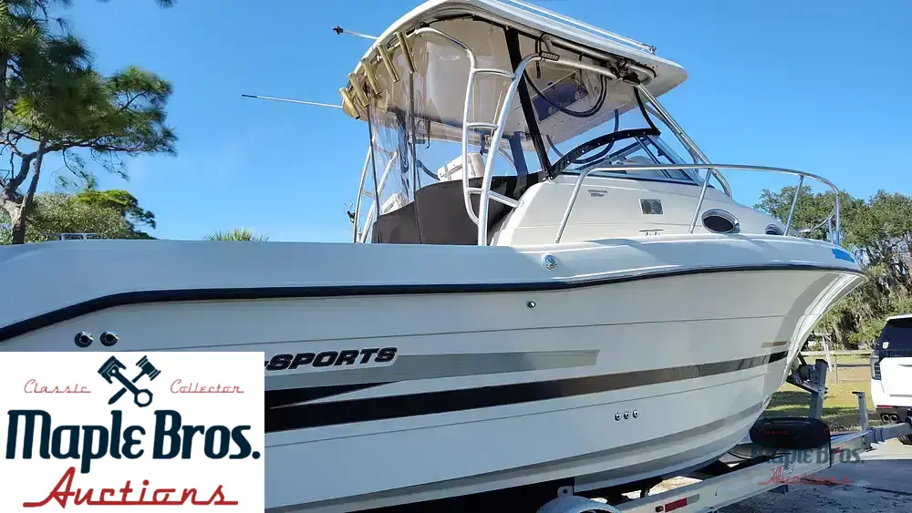 2003 Hydra-Sports 2600WA