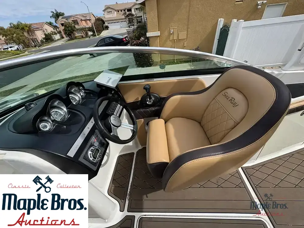 2013 Sea Ray 260 Sundeck