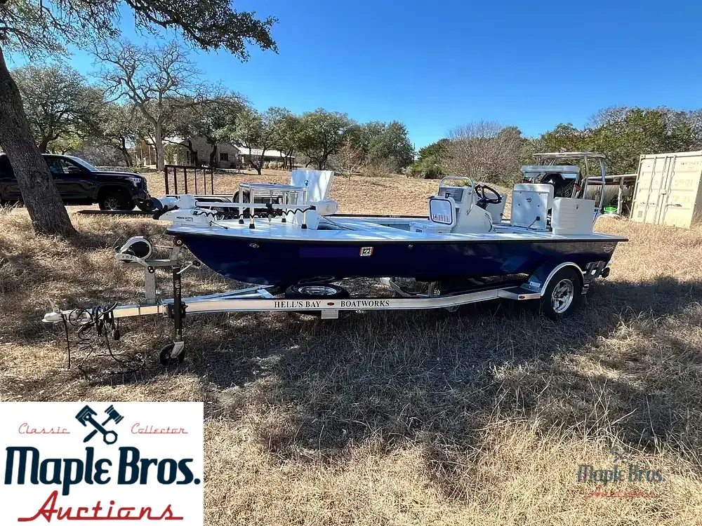 2023 Hells Bay Professional