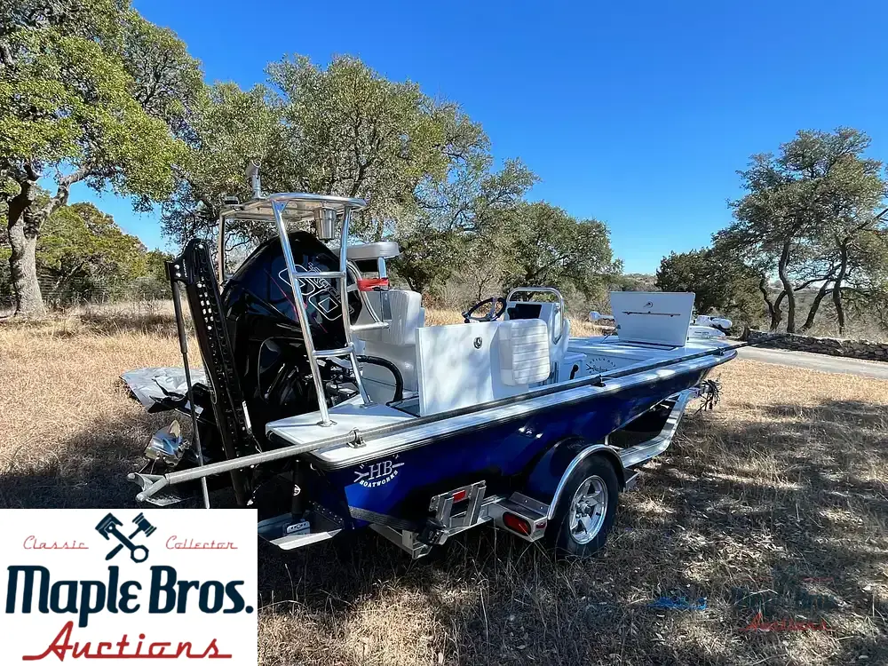 2023 Hells Bay Professional