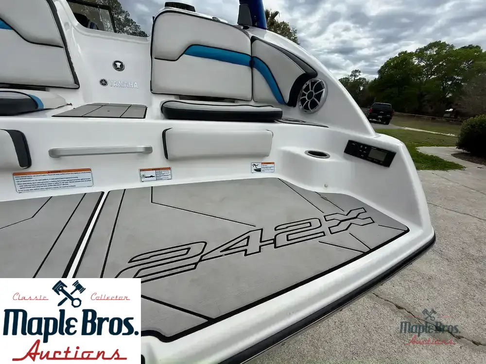 2020 Yamaha Wake Series 242X