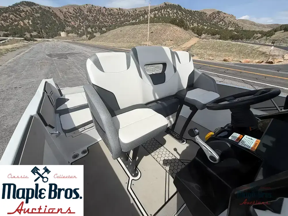 2020 Scarab 255 Open