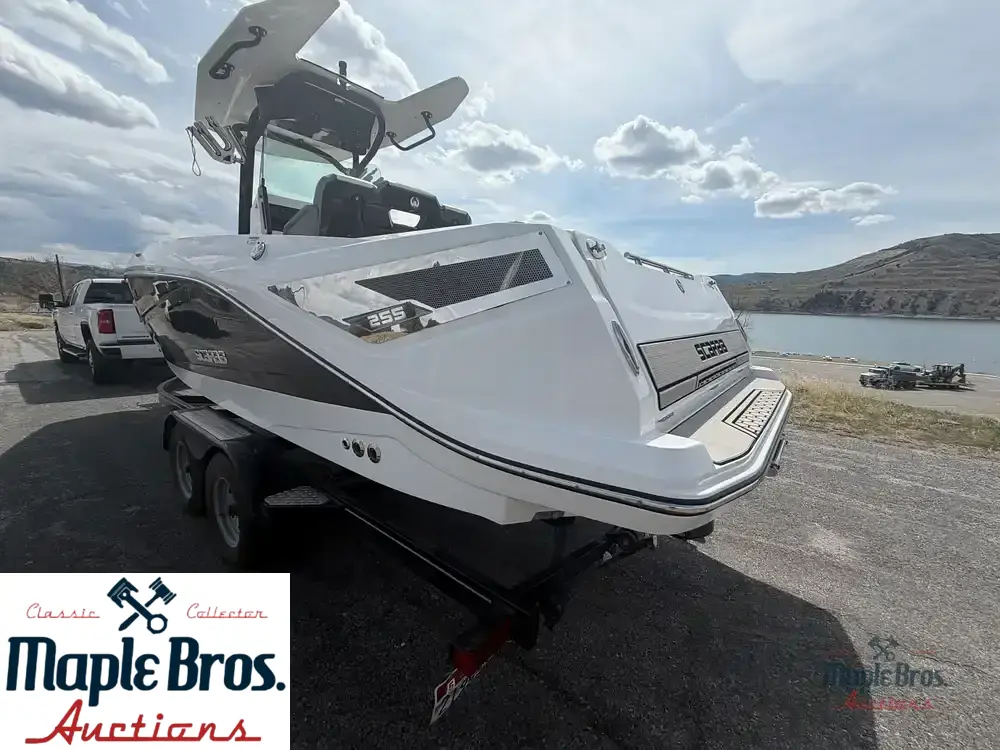 2020 Scarab 255 Open