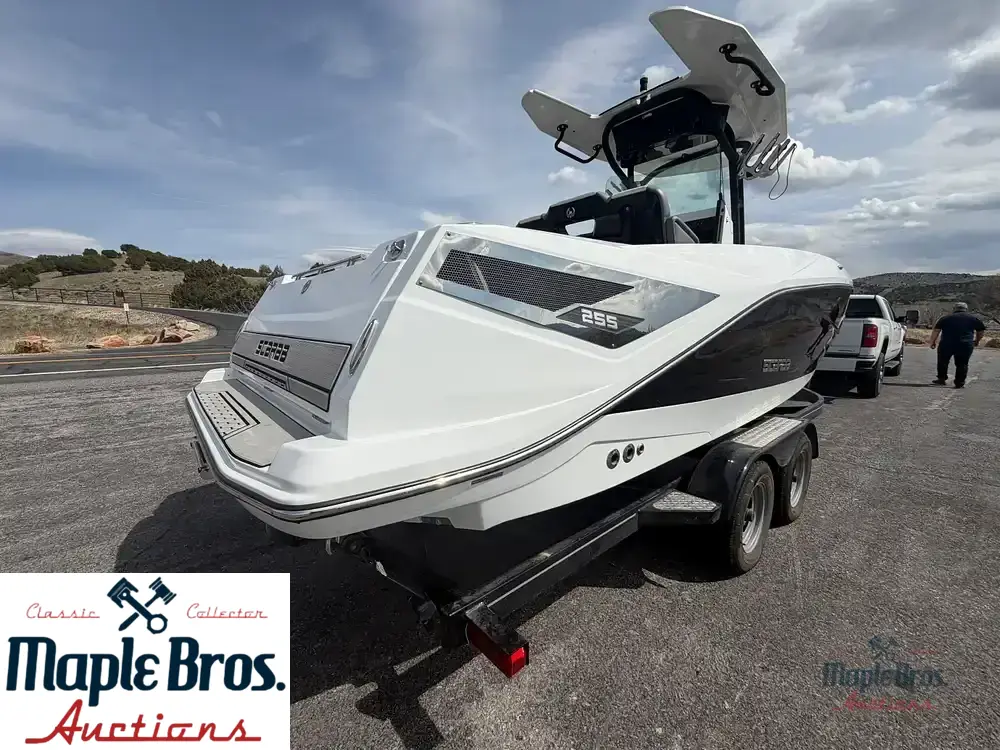 2020 Scarab 255 Open