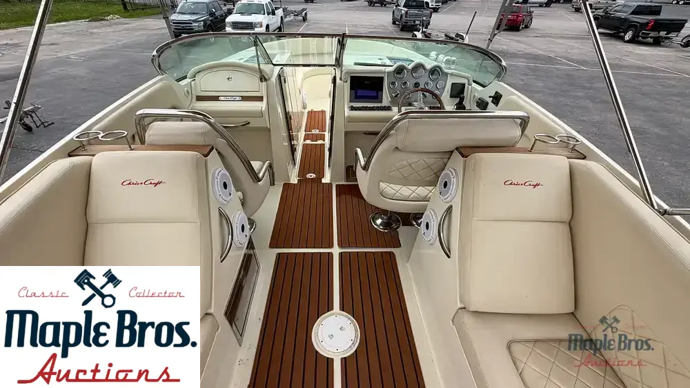 2015 Chris-Craft 32 Launch