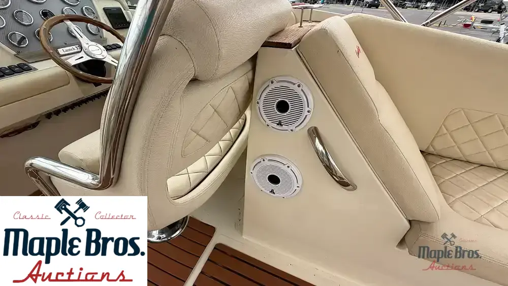 2015 Chris-Craft 32 Launch