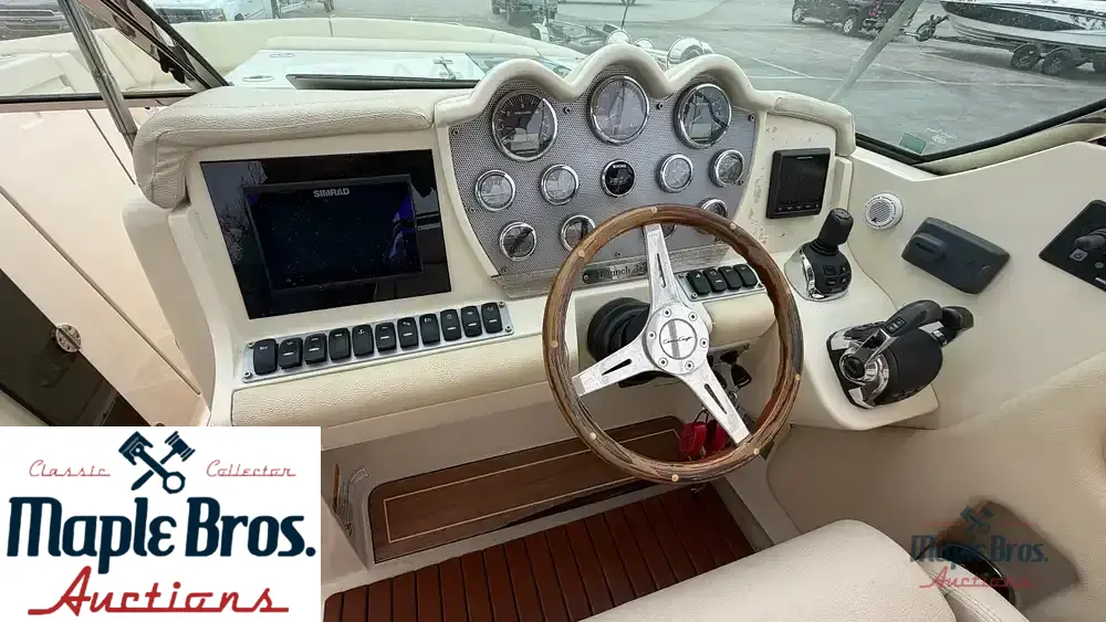 2015 Chris-Craft 32 Launch