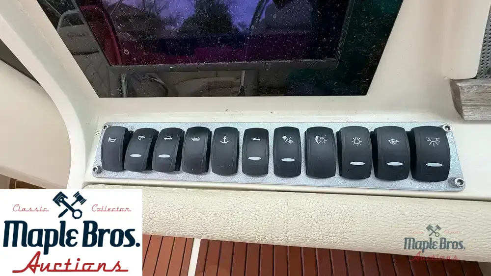 2015 Chris-Craft 32 Launch