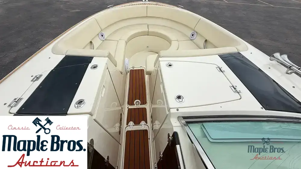 2015 Chris-Craft 32 Launch