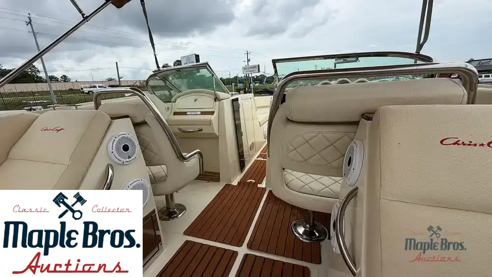 2015 Chris-Craft 32 Launch