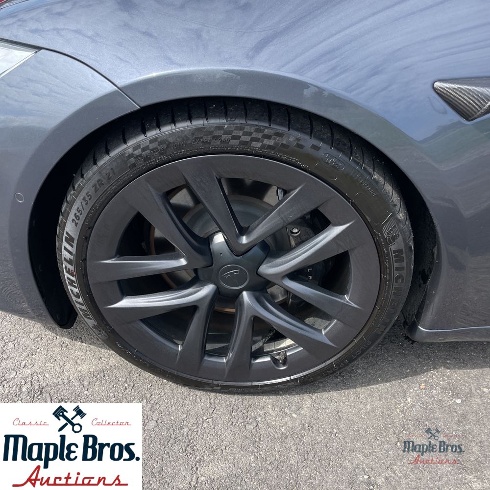 2022 Tesla Model S Base