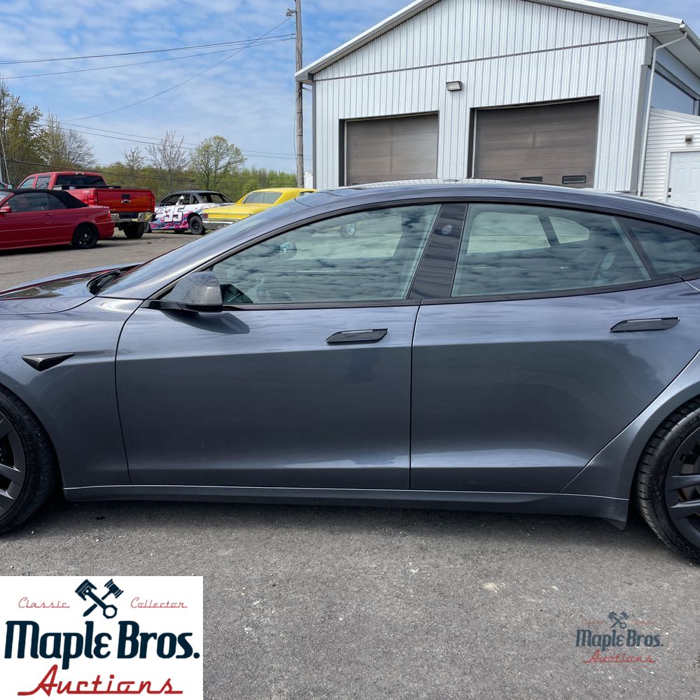 2022 Tesla Model S Base