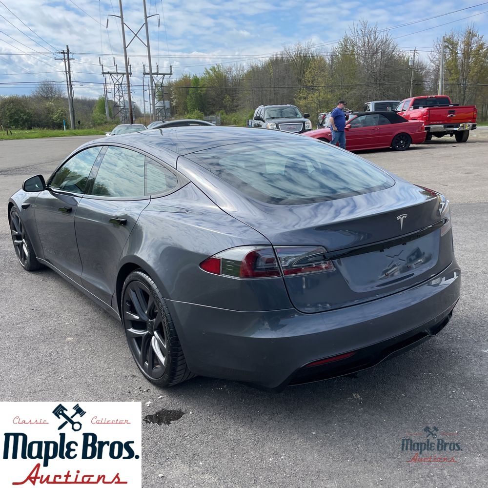 2022 Tesla Model S Base