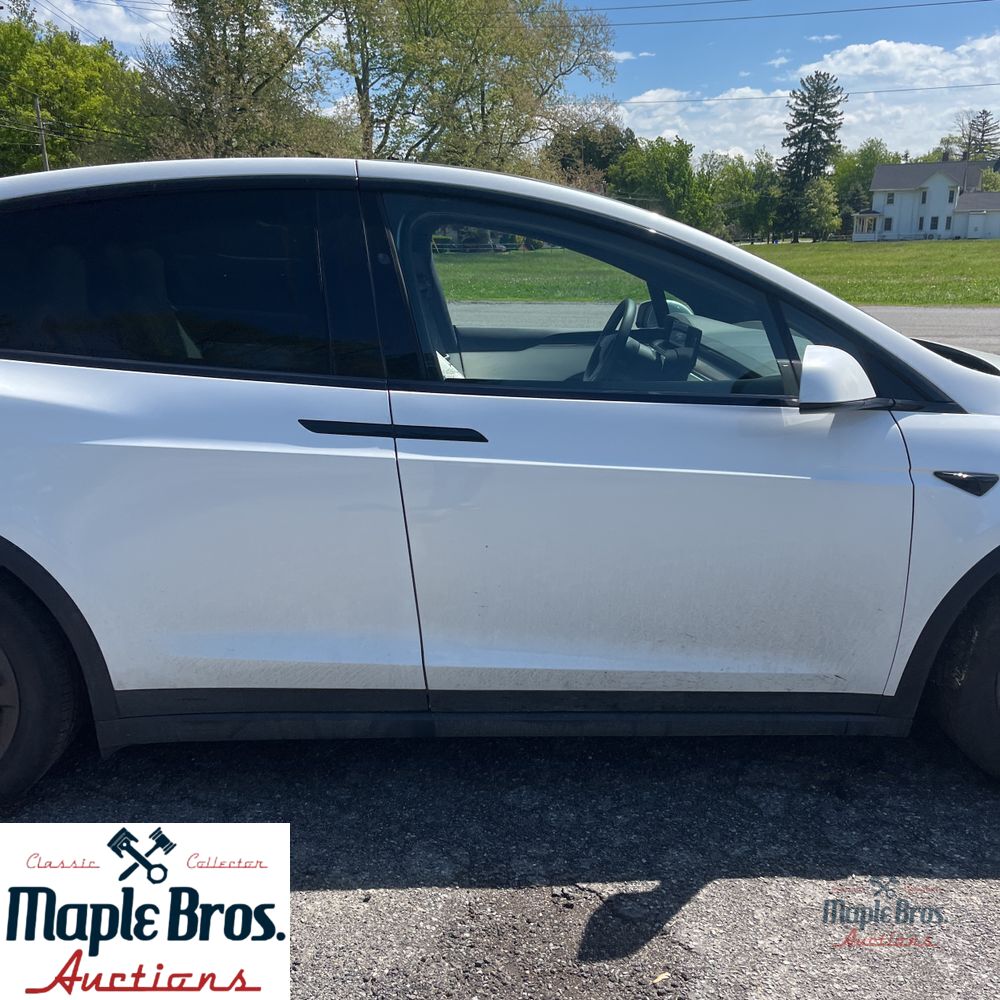 2022 Tesla Model X Base