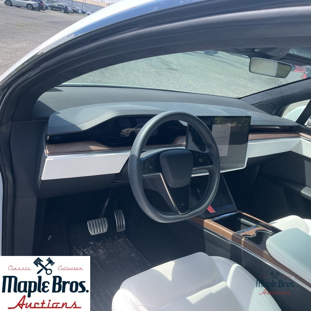 2022 Tesla Model X Base