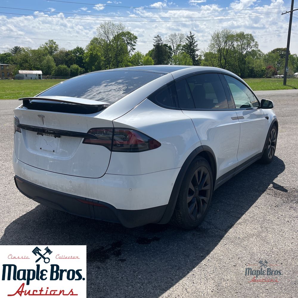 2022 Tesla Model X Base