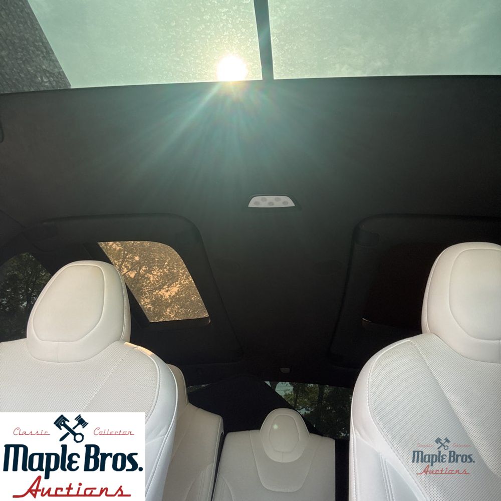 2022 Tesla Model X Base